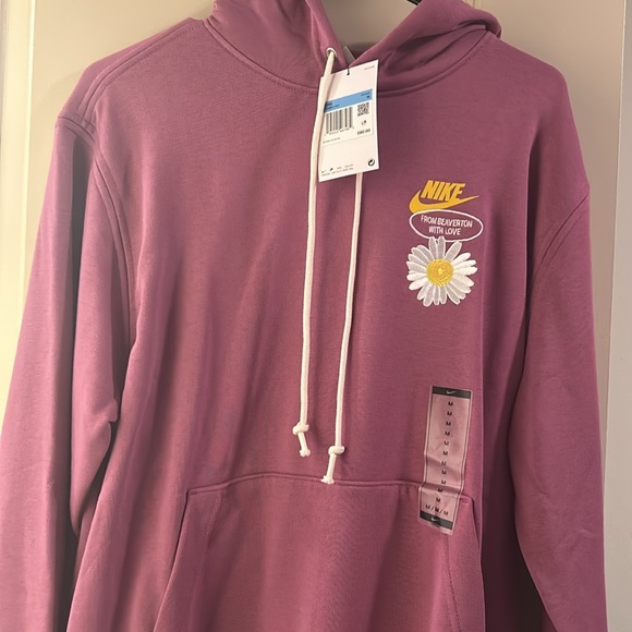 RARE NIKE HOODIE- NWT - Picture 3 of 3